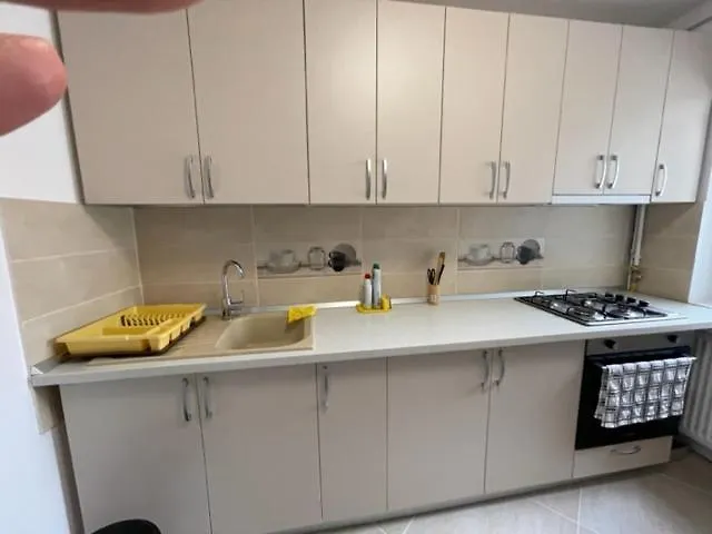 アパート Apartament 3 Camere, Str Lacul Plopului,13 Septe ブカレスト